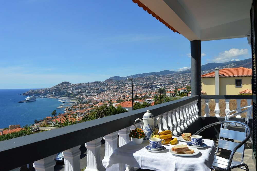 Фото Top Floor With three Balconies