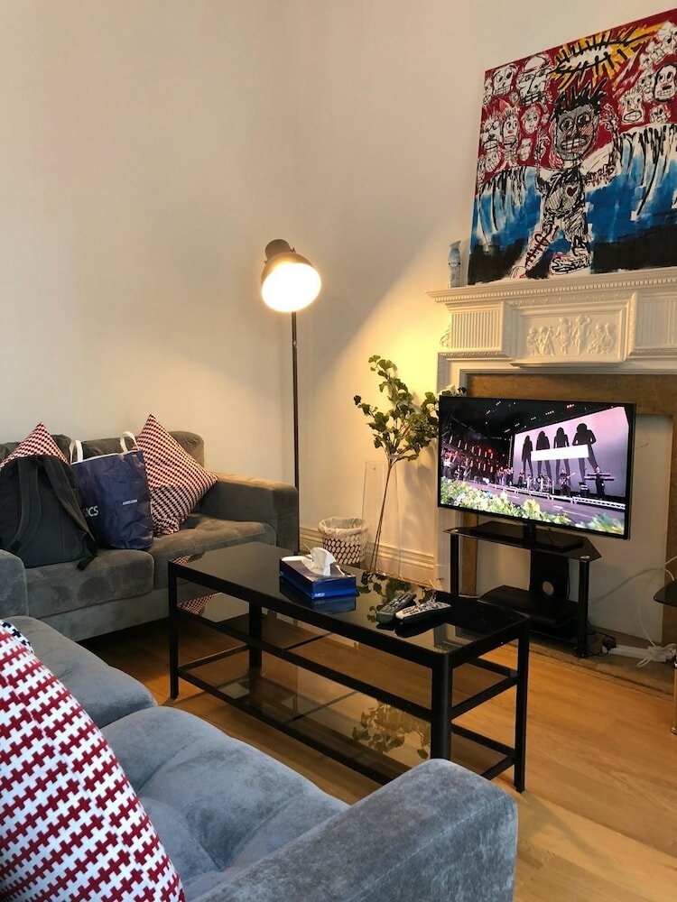 Фото The Beaufort Hotel