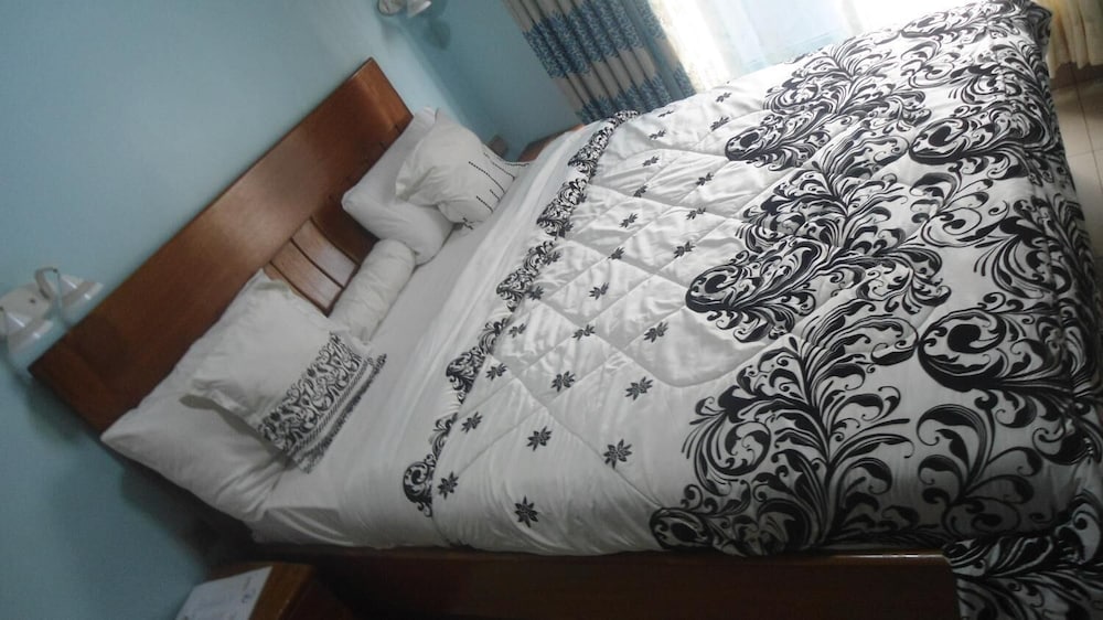 Фото Modern Villa Hotel