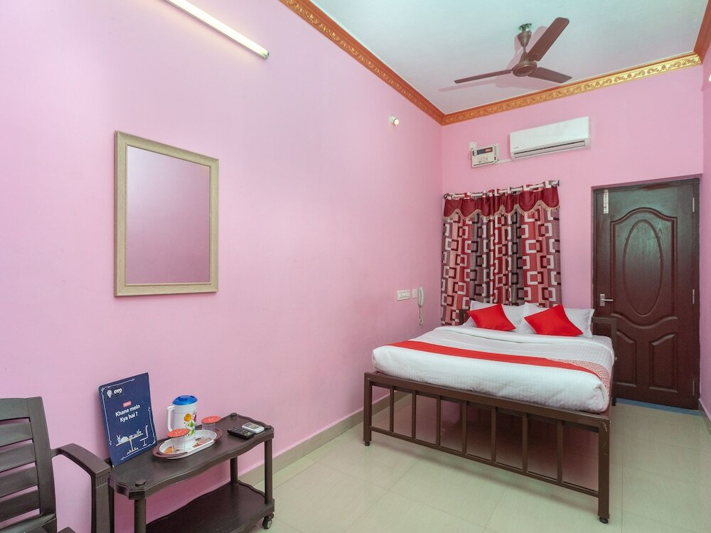 Фото Oyo 18450 Puduvai Inn Guest House