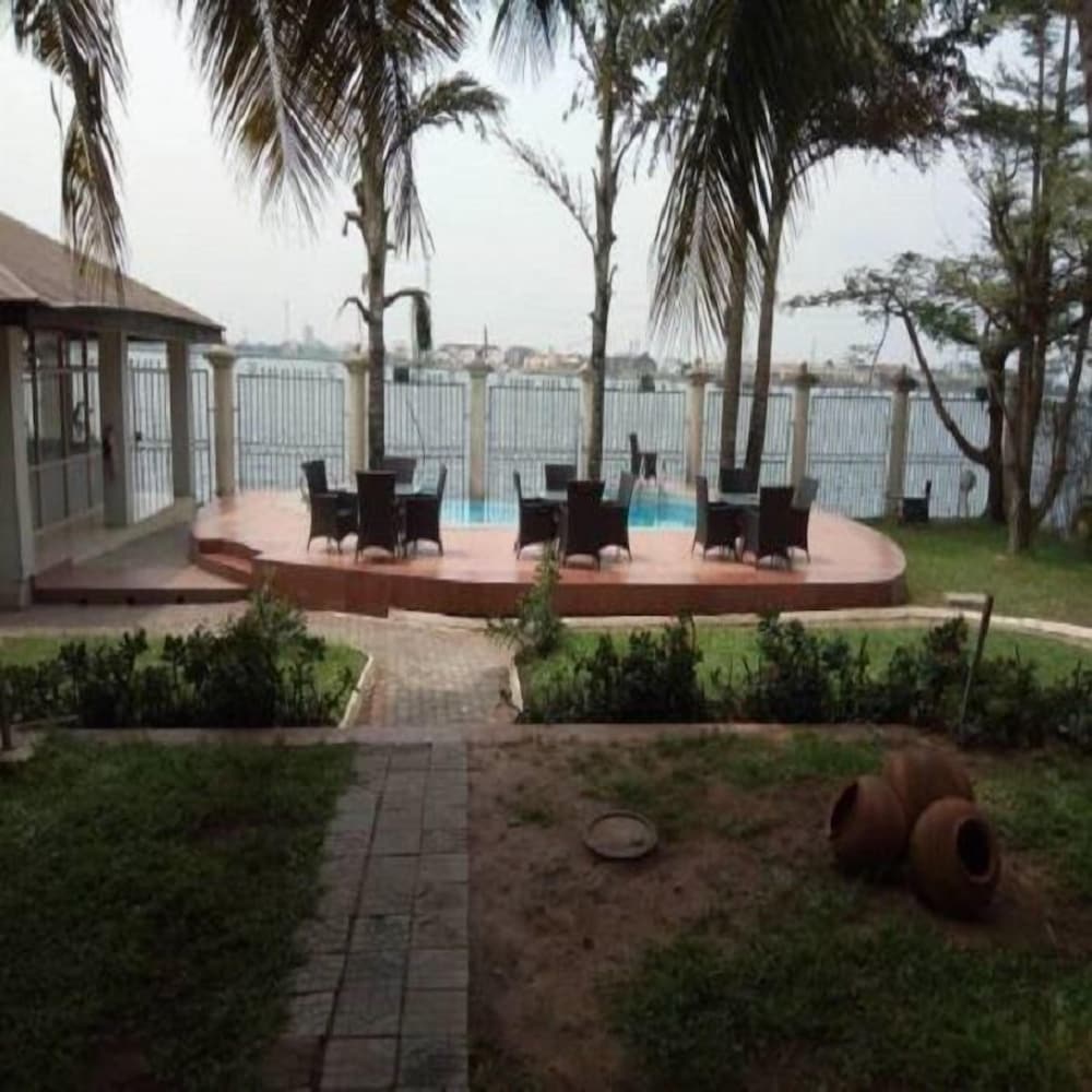 Фото отеля 4