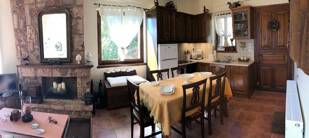 Фото Arahova Cozy Apartment