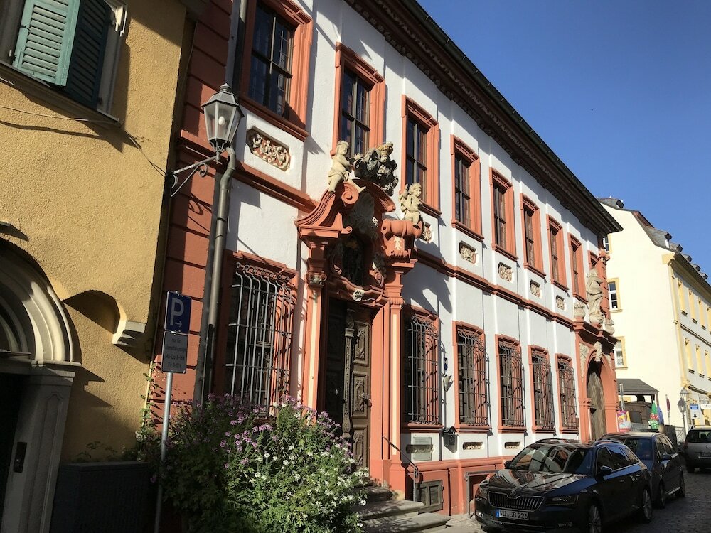 Фото отеля 1