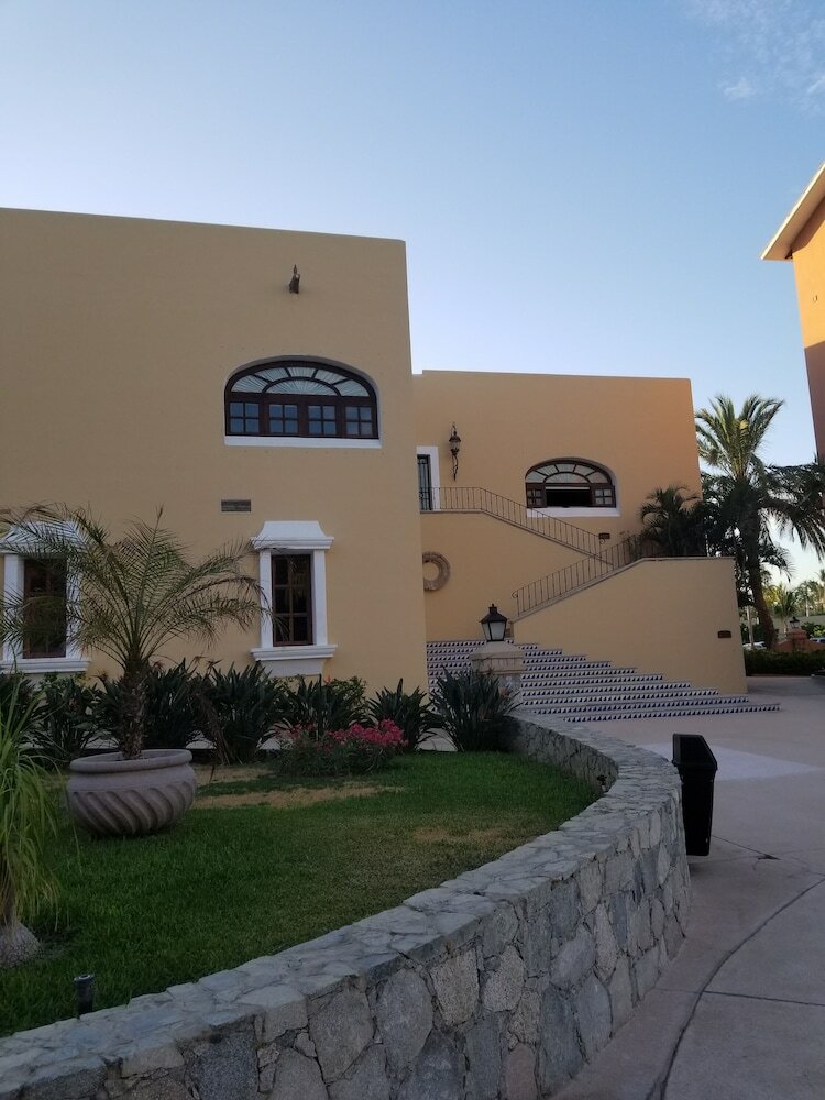 Фото 1 Minute to the Sand