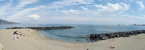 Хостел Homstel Beach - Taormina Hostel в Джардини-Наксосе