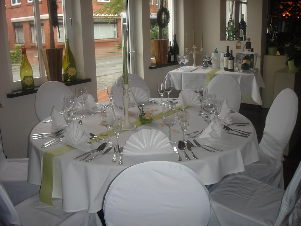 Фото Hotel Ammerländer Hof