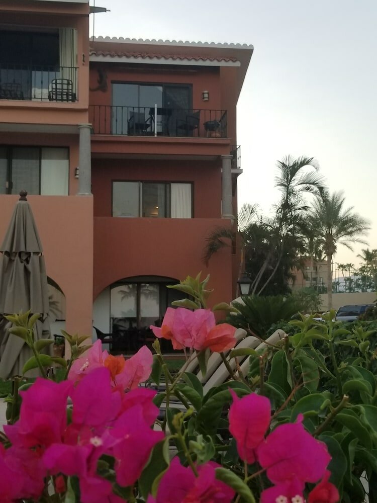 Фото 1 Minute to the Sand