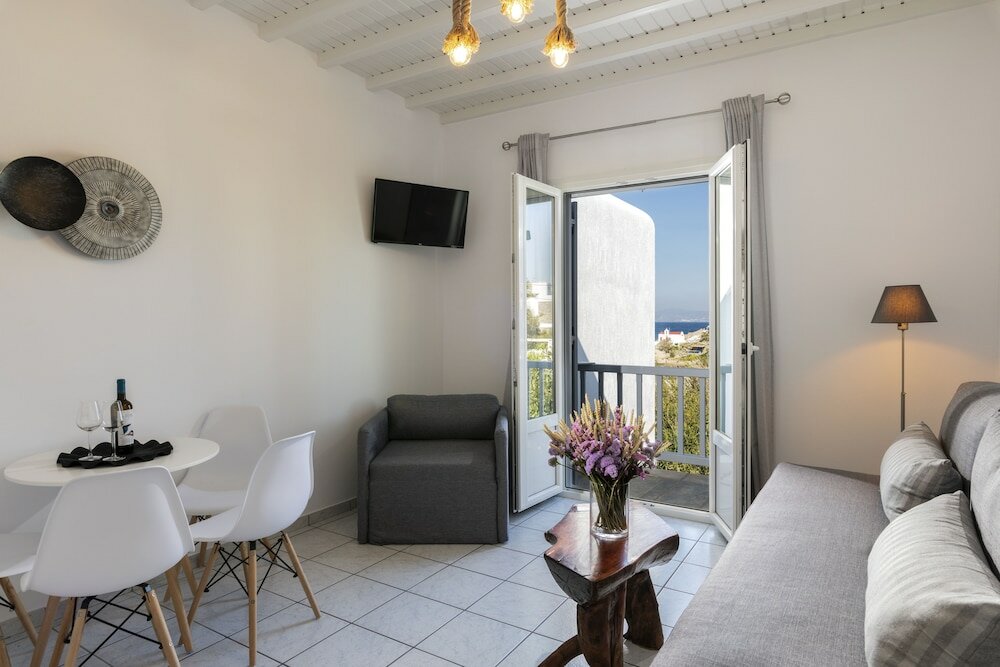 Фото Secret Garden Apartments