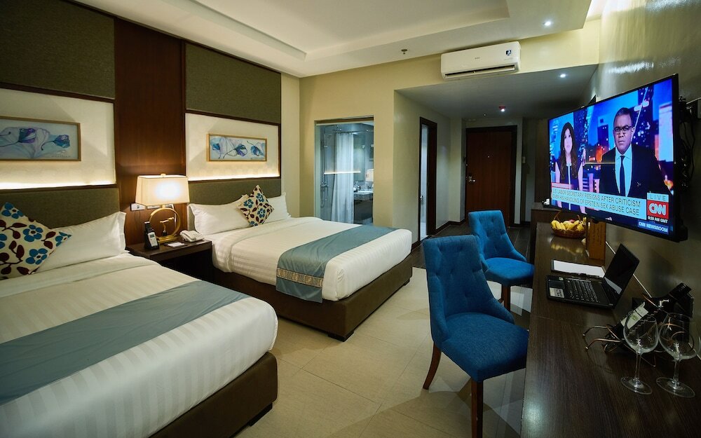 Фото J7 Plaza Hotel