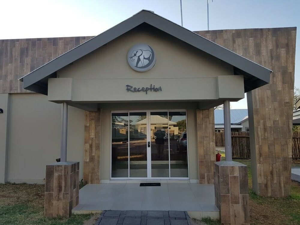 Фото Tlou Safari Lodge