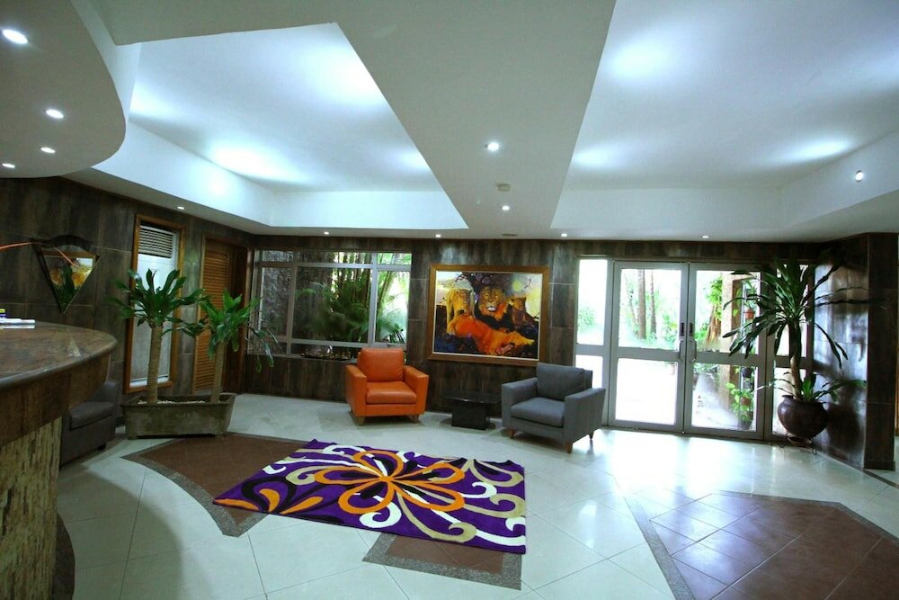 Фото La Cour Hotel Apartments