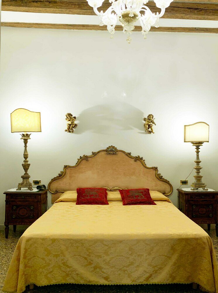 Фото Luxury Venetian Rooms