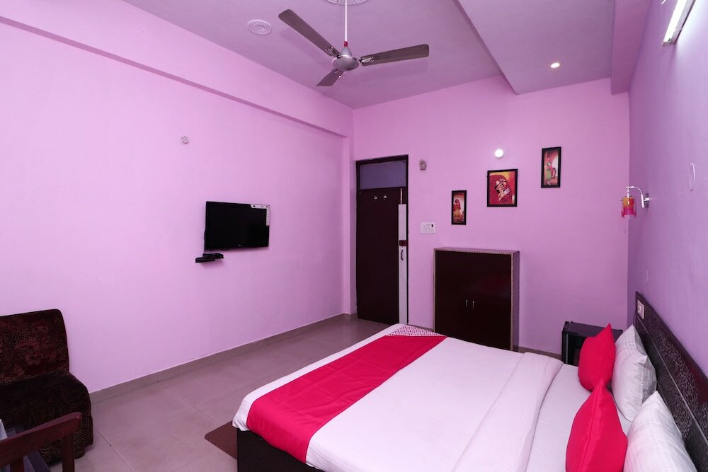 Фото Oyo 16905 The Rohtak Hyatt