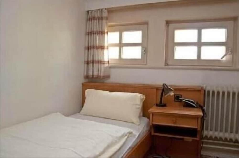 Фото Hotel Ratskeller Gehrden