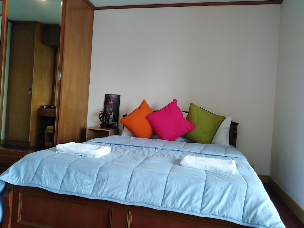 Фото Downtown Apartment near Bts Station