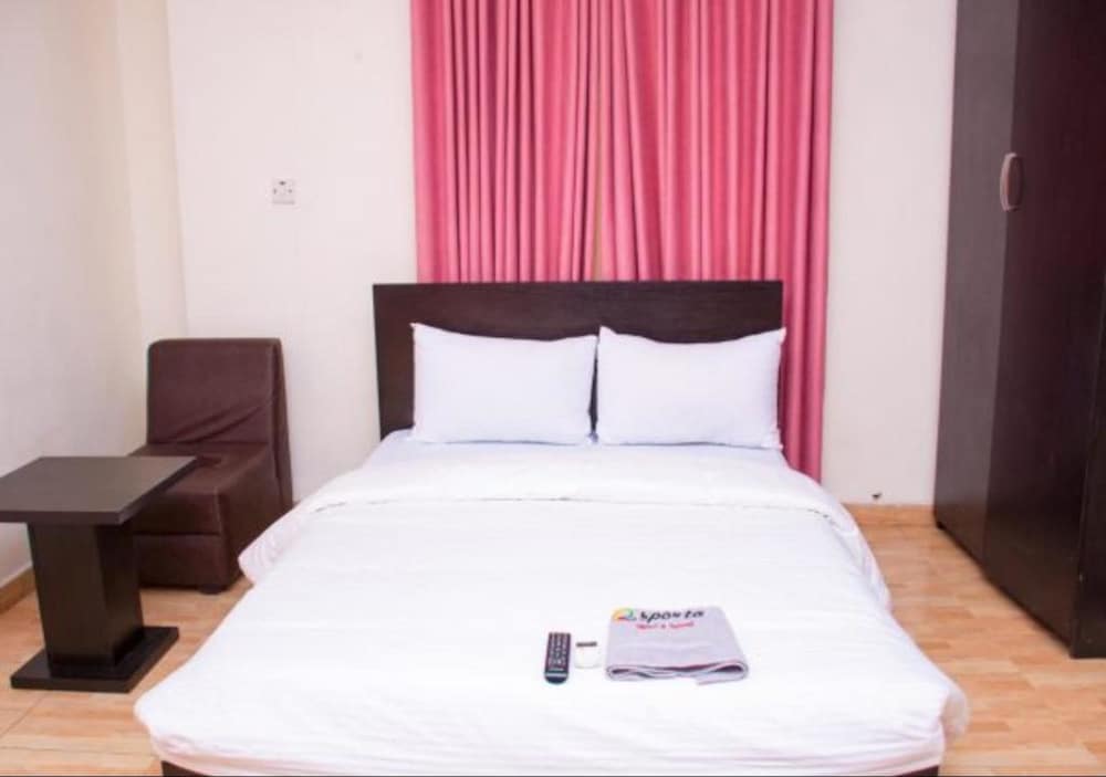 Фото Esporta Hotel Yaba