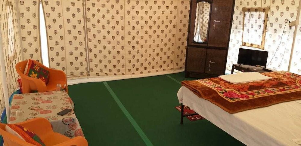 Фото Swachh Room