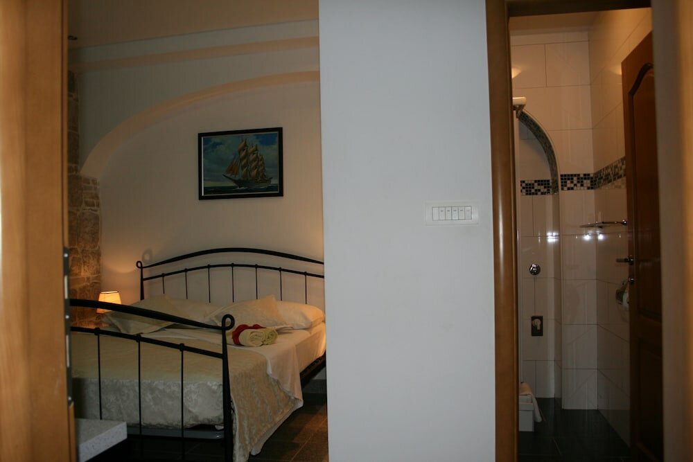 Фото Emily Rooms