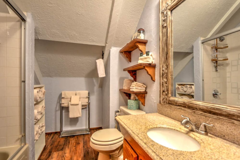 Фото Webb Cabin Mountain