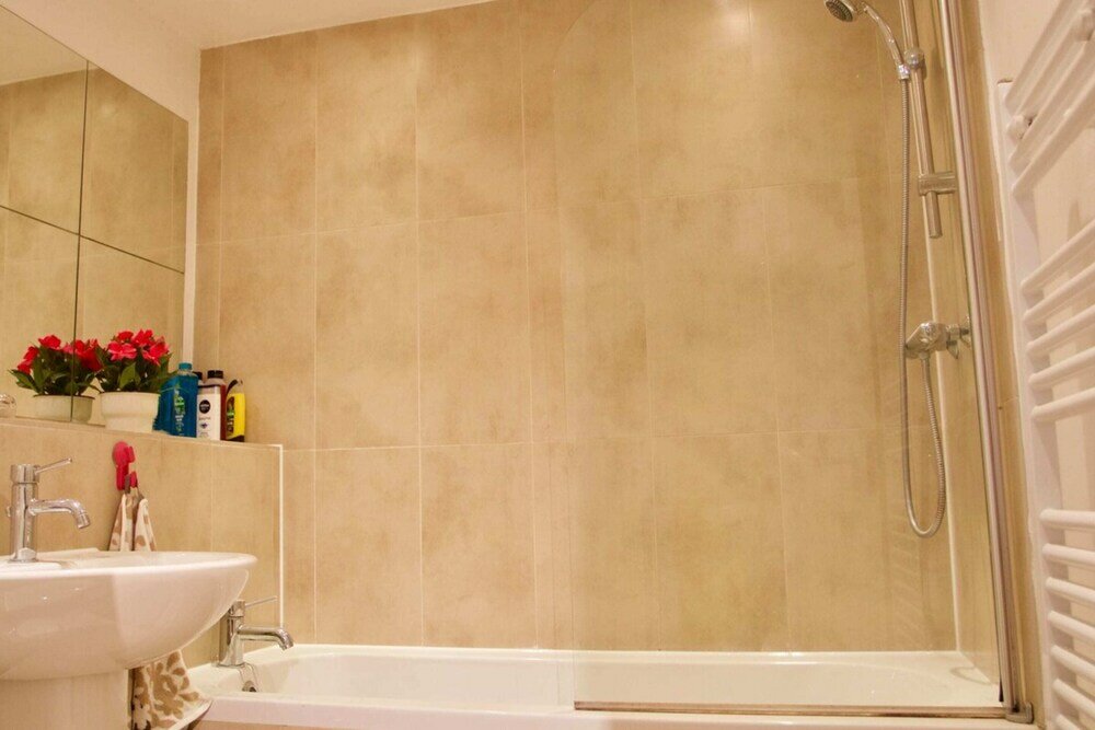 Фото Bright, Spacious 2 Bedroom Apartment in Stockbridge