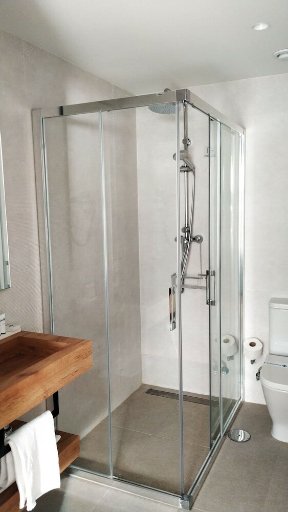 Фото Ahoy Apartments