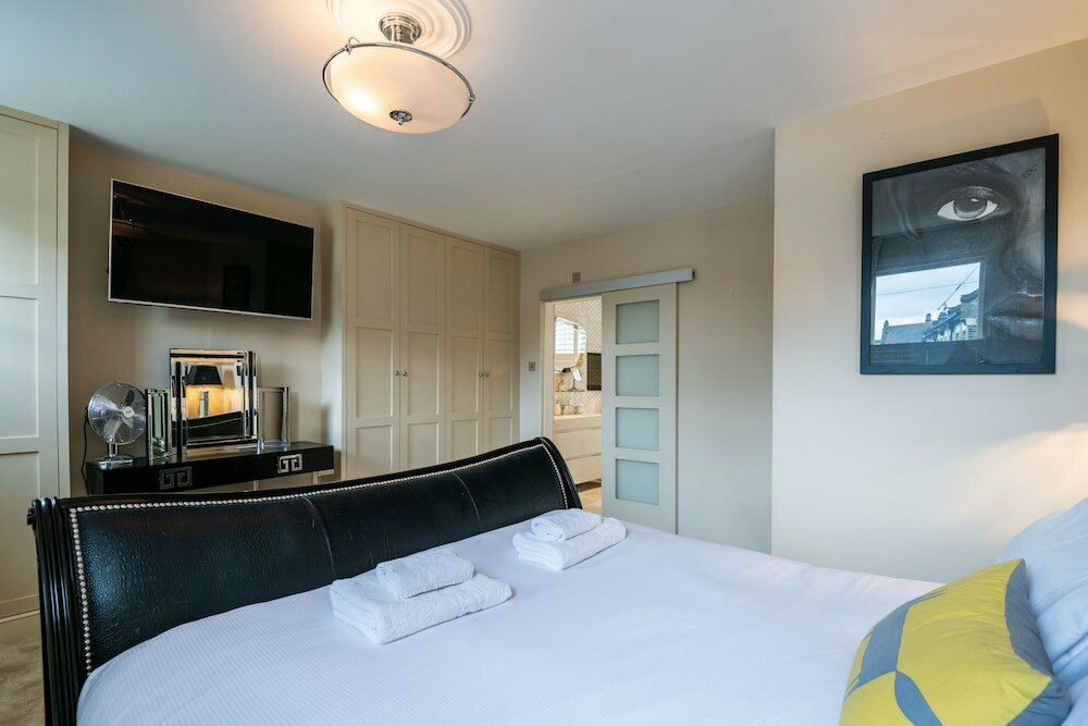 Фото Immaculate Designer Home in Wandsworth