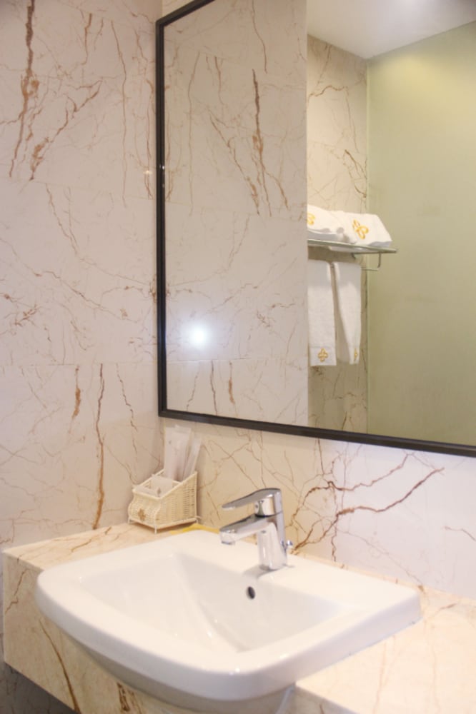 Фото Golden Central Hotel Shenzhen