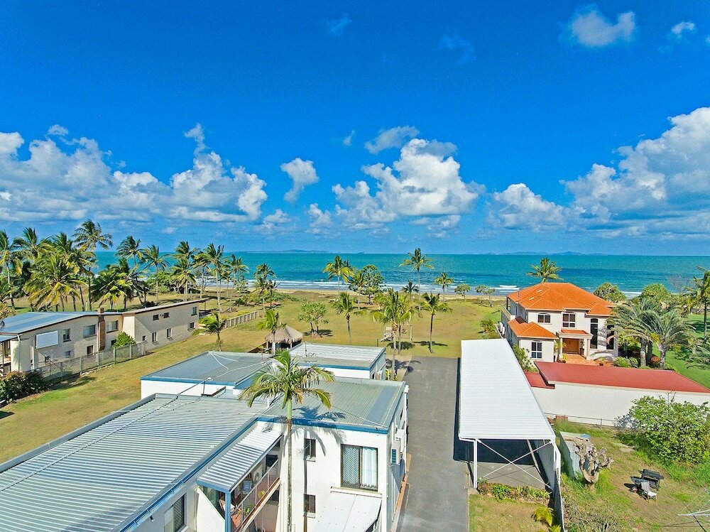 Фото Driftwood On The Beach