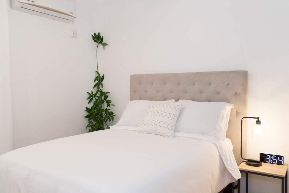 Фото Renovated Apt. Walk to Marley Museum