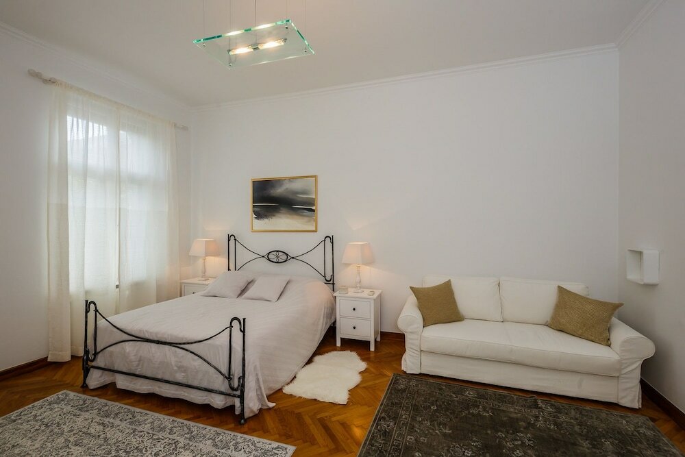 Фото Best Luxury apt in Zagreb for 16 ppl