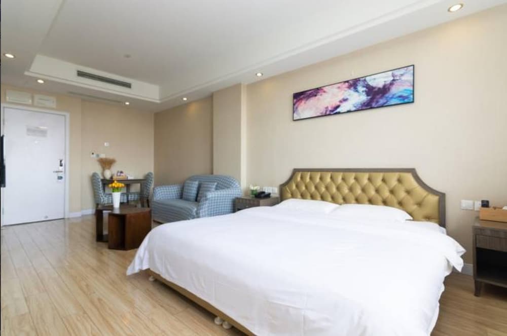 Фото Shine Apartment