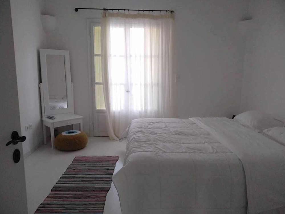 Фото Thalassitra Private Pool Suites & SPA