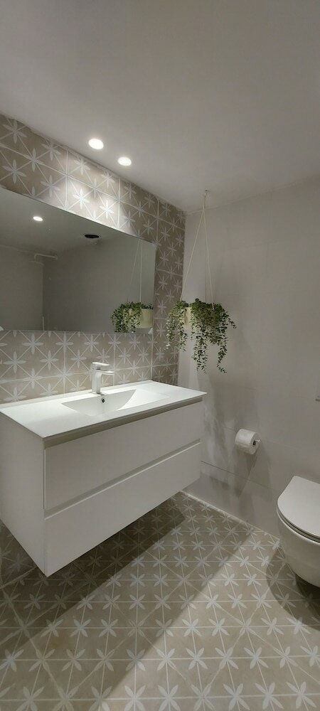 Фото Spacious Sea View Apartment