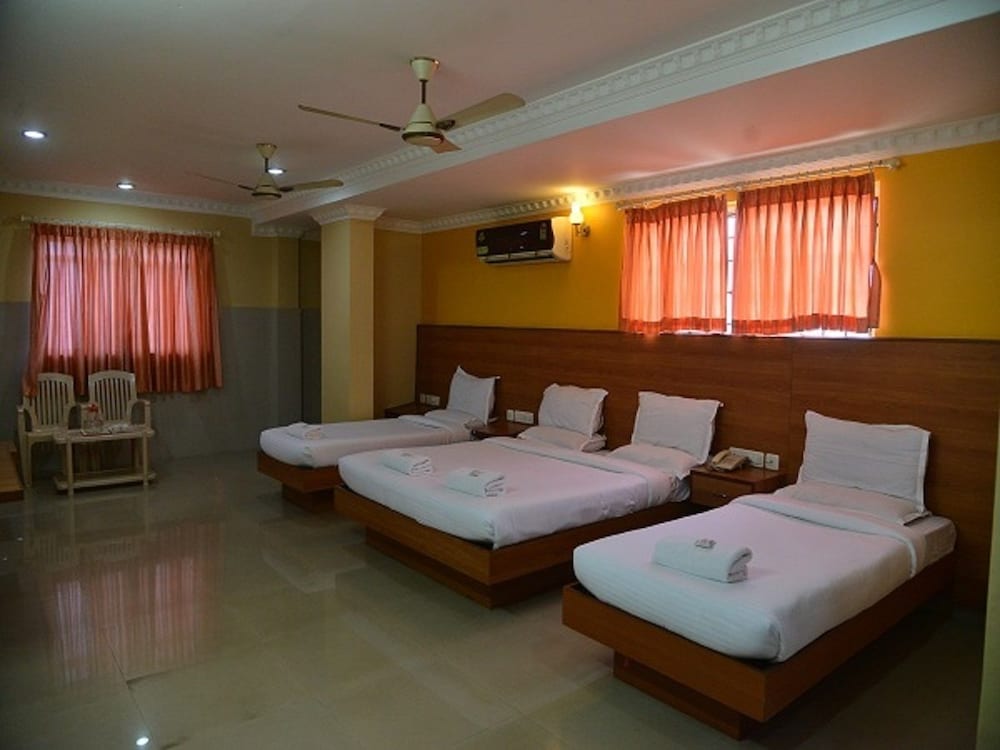 Фото Megha Residency