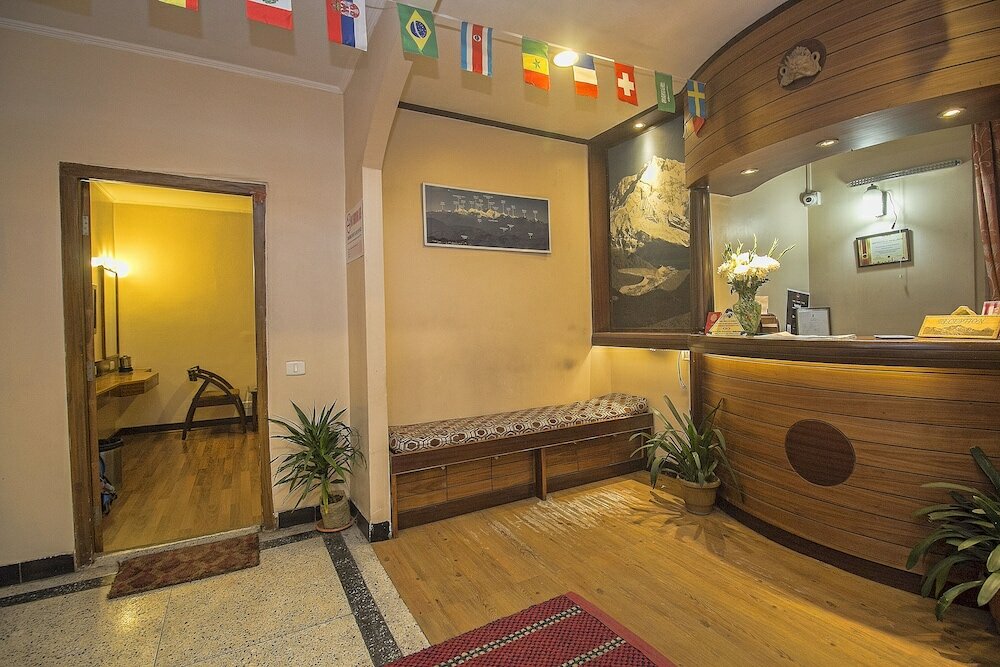 Фото Muscatel SpringBurn - 100Mts MallRoad