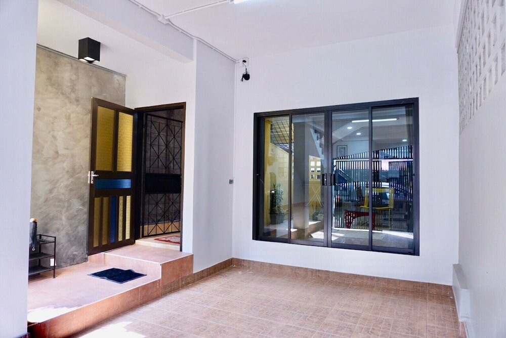 Фото Bhundaree Richy