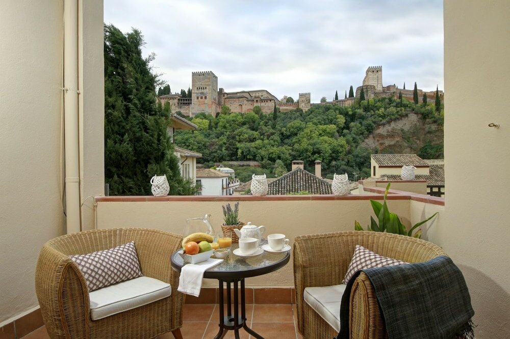 Фото Alhambra Penthouse 2 Private Terraces Parking Free