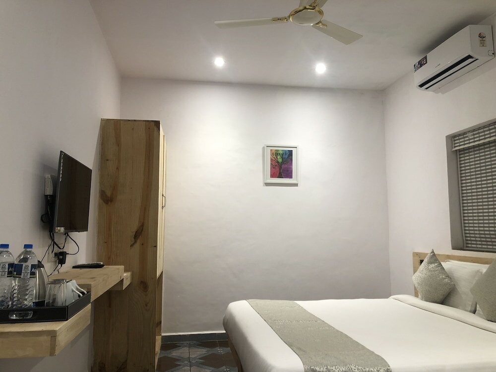 Фото Inn Morjim a Boutique Beach Hotel