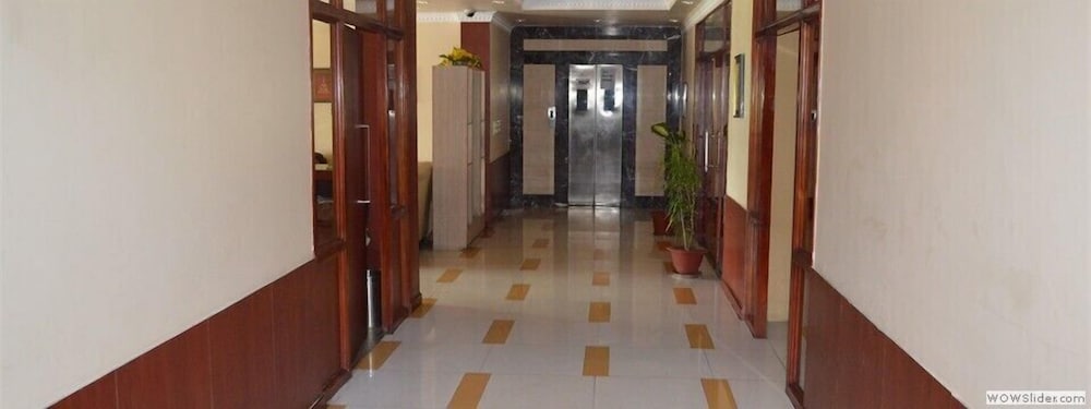 Фото The Royal Orchid Hotel