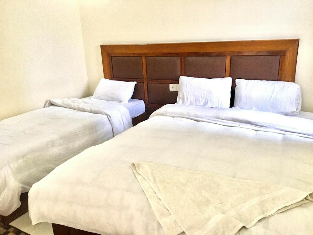 Фото Hotel Suramma