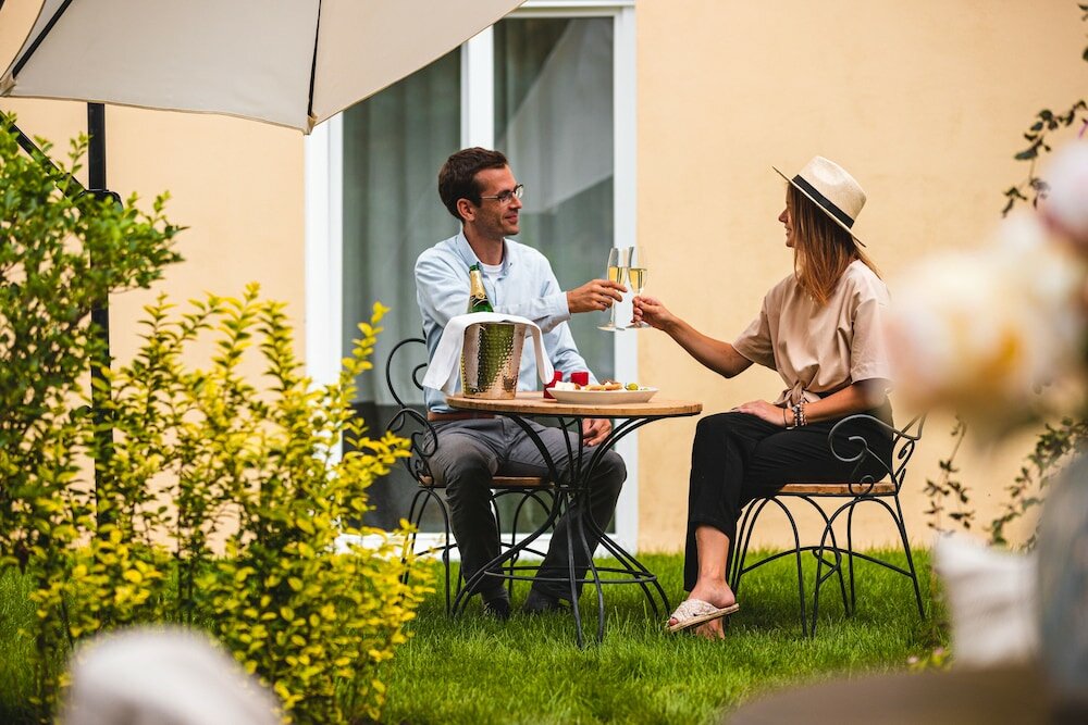 Фото Empirent Garden Suites