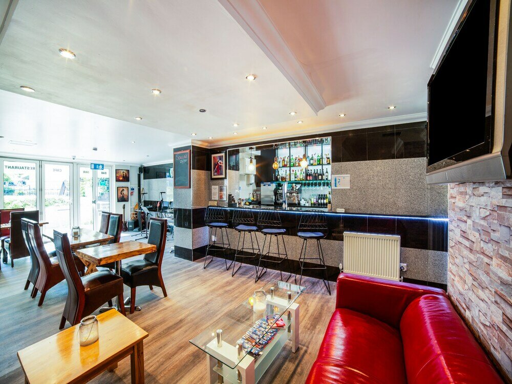 Фото Oyo Kingsley Hotel