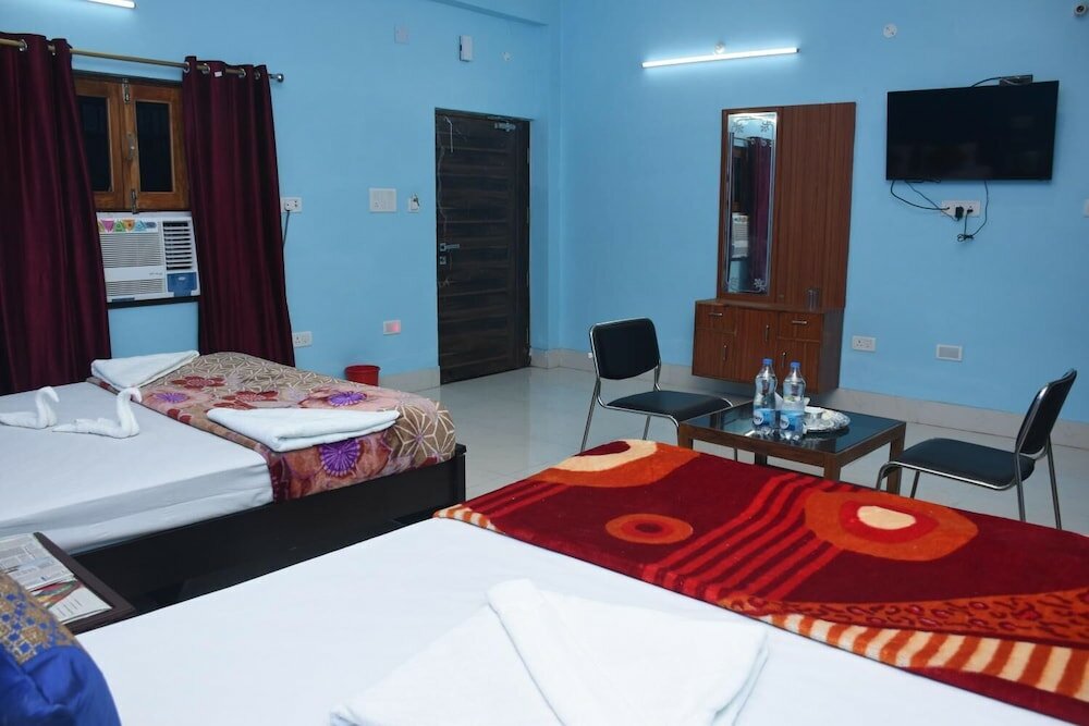 Фото Hotel Anand Lok