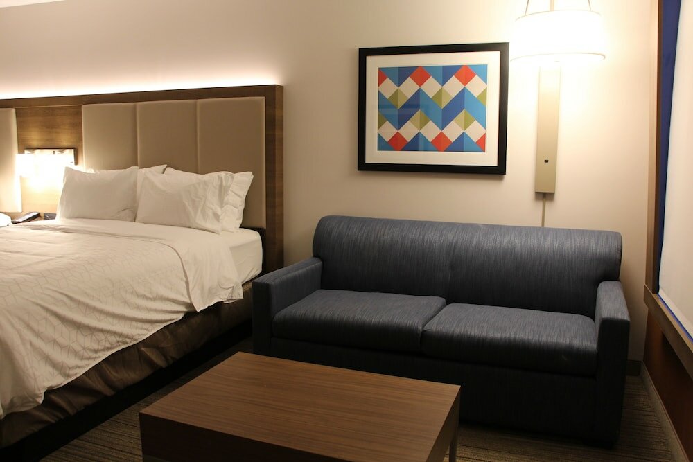 Фото Holiday Inn Express & Suites Phoenix - Airport North, an Ihg Hotel