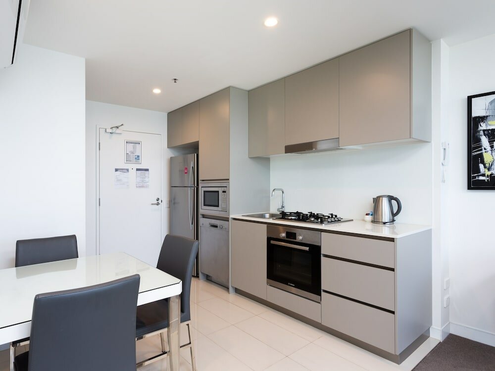 Фото Serain Residences On Surfers Private Apartments