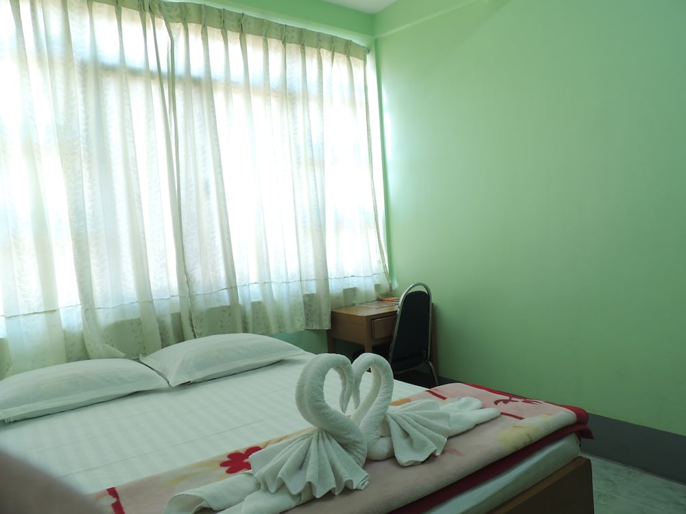 Фото Nay Chi Linn Hotel