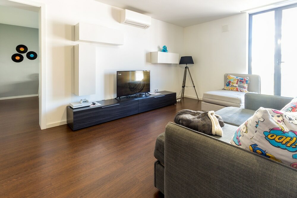 Фото Guest H4u Bonjardim Pop Art City Center