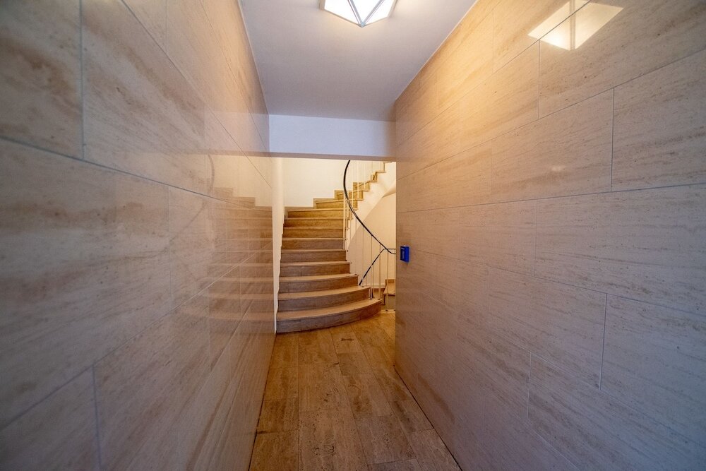 Фото Sunny Penthouse in City Center