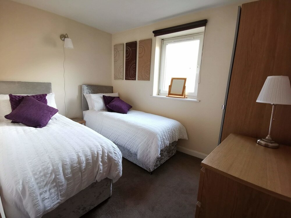 Фото 3 Bed Apartment - Mermaid Quay