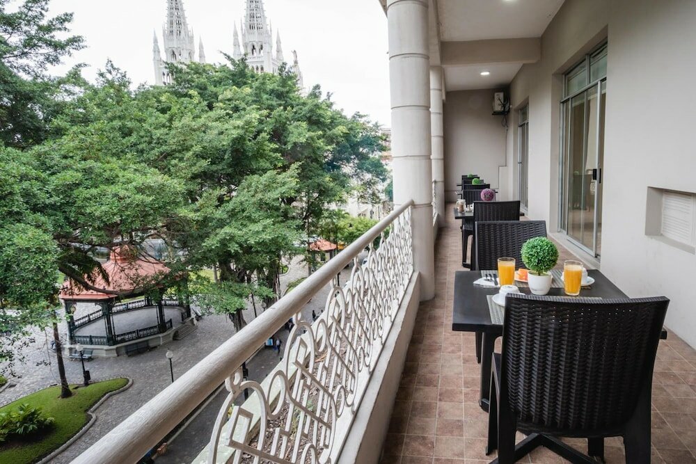 Фото The Park Hotel